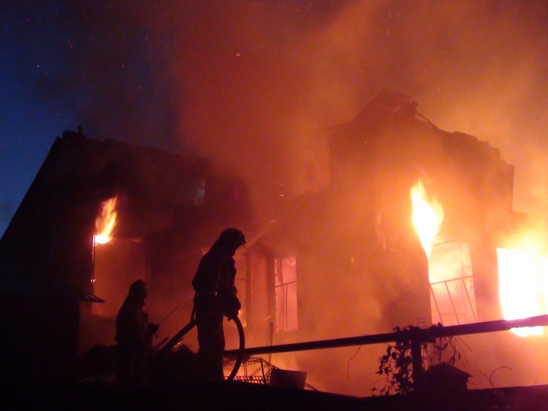 Семь человек, в том числе четверо детей, погибли при пожаре в Чувашии