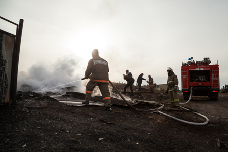 Пожар в частном доме в Башкирии унес жизни троих детей и двоих взрослых