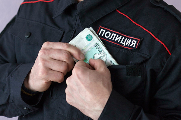 Бывшего замначальника ульяновской полиции заподозрили в «крышевании» бутлегеров