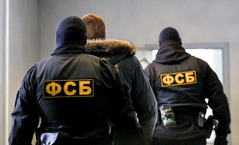 ФСБ проводит обыски в здании УМВД по Екатеринбургу