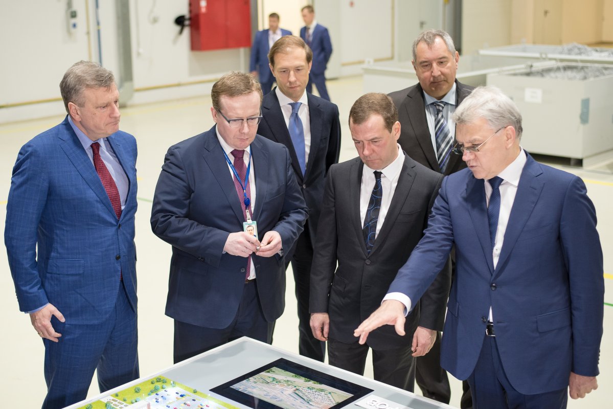 Медведев рассказал о перспективах развития оборонно-промышленного комплекса России