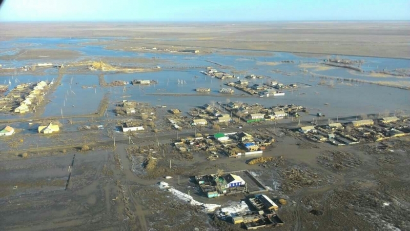 В двух оренбургских поселках затоплено более 130 придомовых территорий