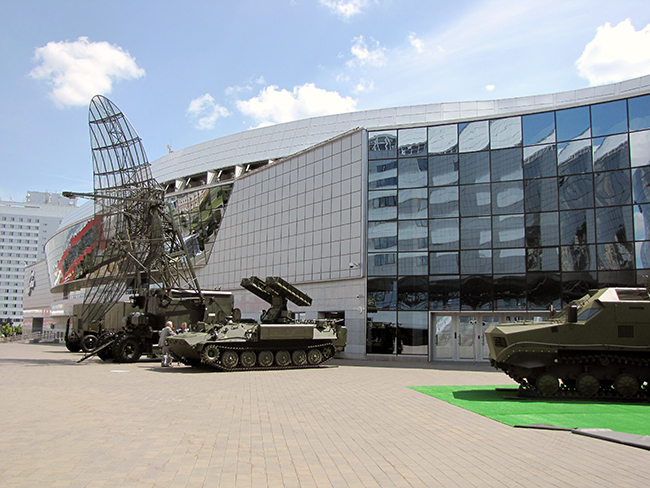 «Алмаз-Антей» представит на оружейной выставке в Минске зенитные ракетные системы и комплексы