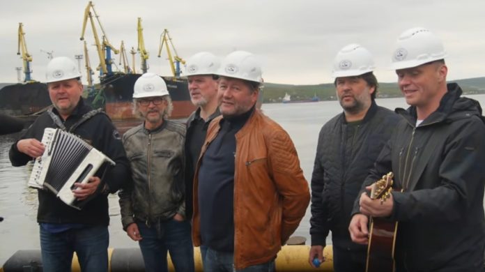 Норвежские рокеры сыграли на причале Мурманского торгового порта