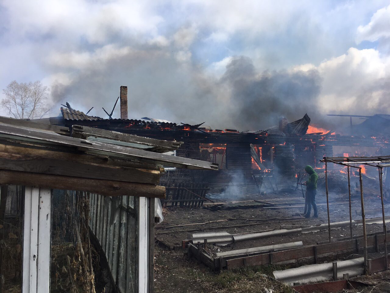 Семь домов сгорело в нижегородской деревне
