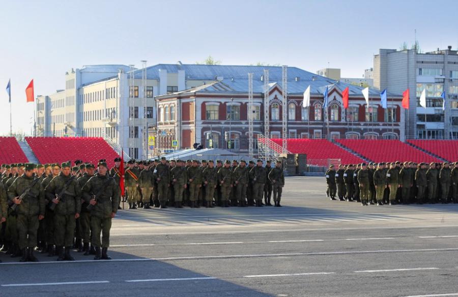 В Самаре состоятся три тренировки военного парада на площади Куйбышева
