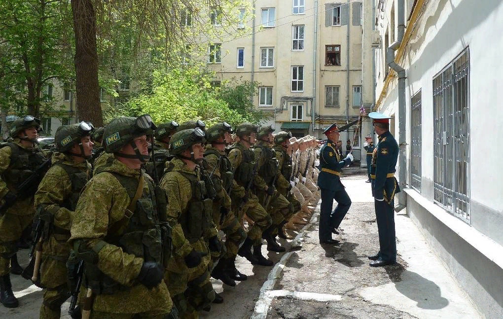 В Самаре провели мини-парады под окнами ветеранов ВОВ