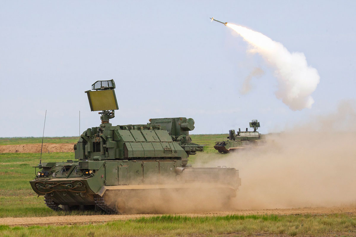 Расчеты ЗРК «Тор-М2» 58-й армии провели боевые стрельбы на полигоне под Астраханью