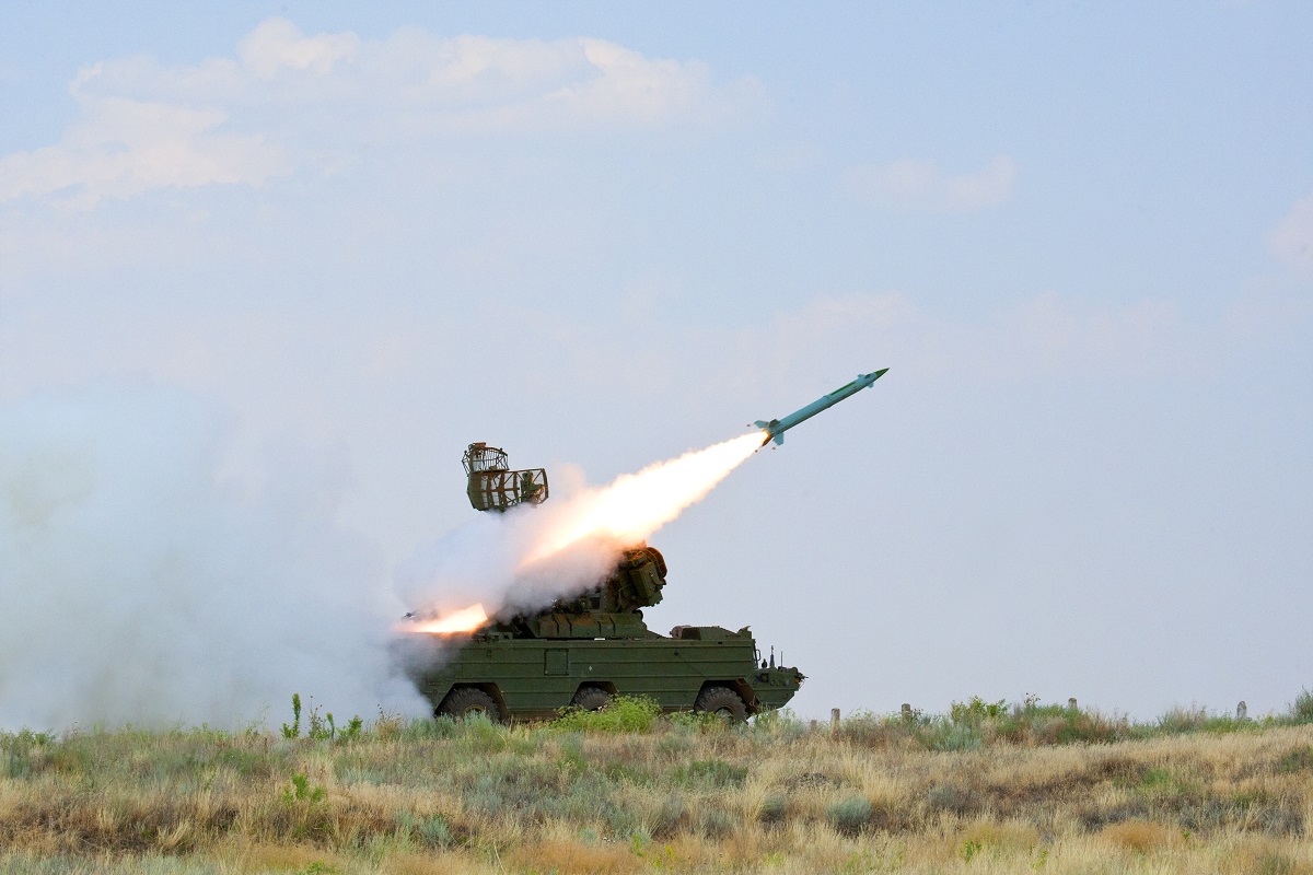 Расчёты комплексов «Оса» выполнили боевые пуски зенитных ракет в на учении Крыму