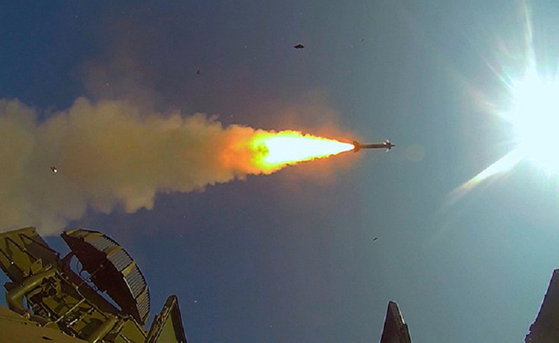 Расчеты зенитных ракетных комплексов «Тор-М2» несут непрерывное боевое дежурство в зоне СВО на Украине