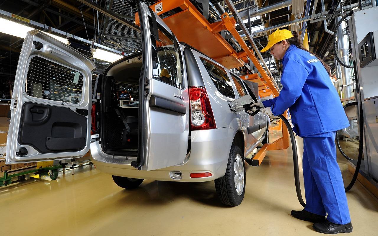 «АвтоВАЗ» планирует начать производство Lada Largus в Ижевске