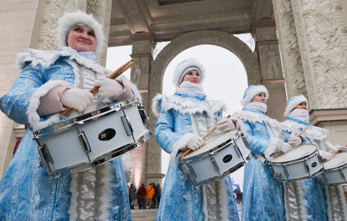 Башкирия провела зимний сабантуй и парад Снегурочек на выставке «Россия»