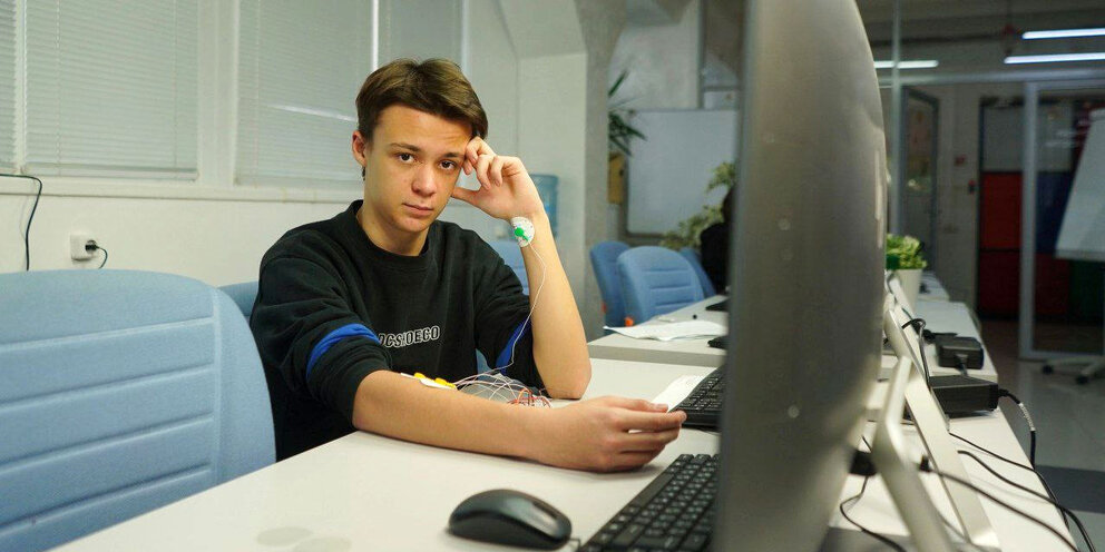 Российский школьник разработал приложение для коррекции нервных тиков у детей
