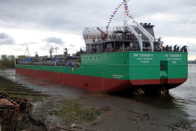Окская судоверфь спустила на воду шестой танкер-площадку проекта RST54