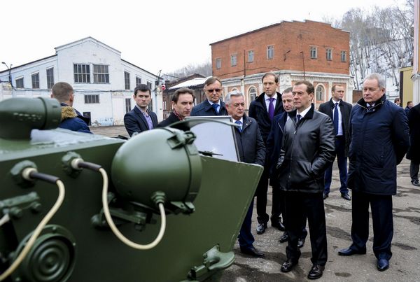 Дмитрий Медведев посетил производственные цеха «Мотовилихинских заводов»