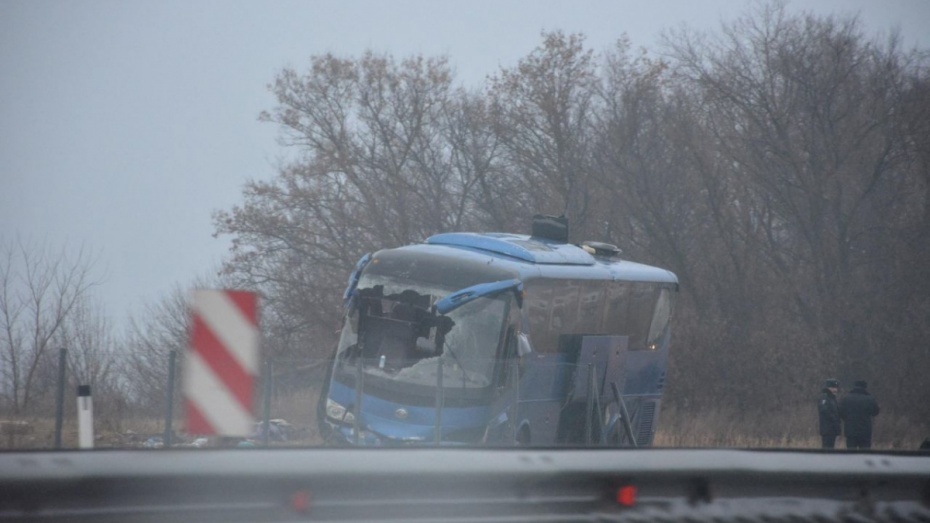 Под Самарой опрокинулся автобус с узбеками, пострадали трое