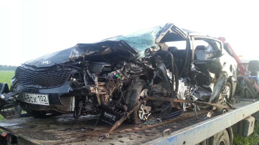 Жизни трех человек унесло лобовое столкновение двух автомобилей в Башкирии