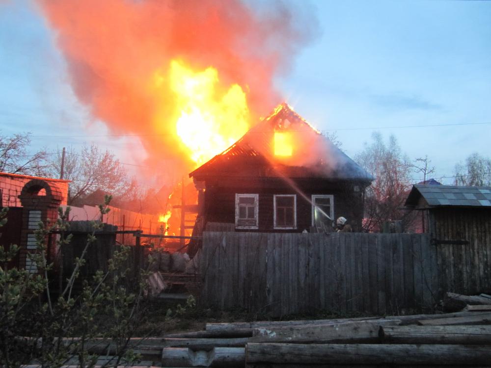 Три человека погибли на пожаре в Прикамье