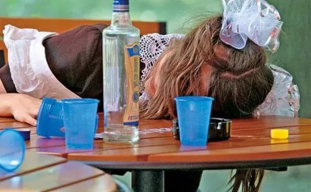 Саратовскую пятиклассницу госпитализировали с алкогольным отравлением