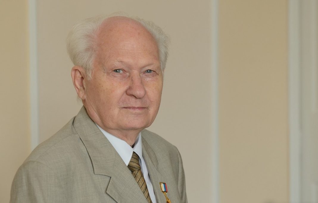 80-летний юбилей отмечает научный руководитель концерна «Алмаз-Антей» Павел Камнев