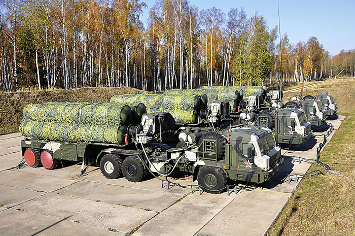 «Алмаз-Антей» передал Минобороны РФ четвертый в 2017 году полковой комплект ЗРС С-400