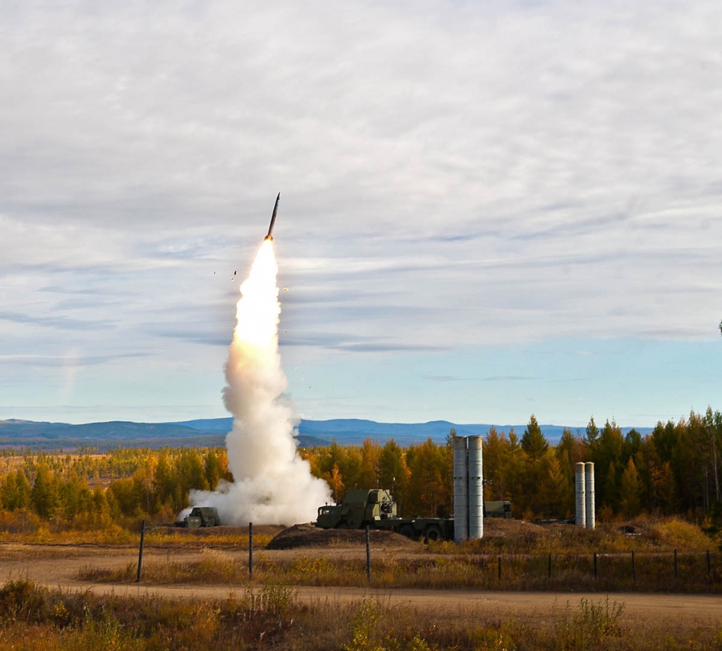 Новая дальнобойная ракета для С-400 поступит на вооружение войсковой ПВО до конца лета