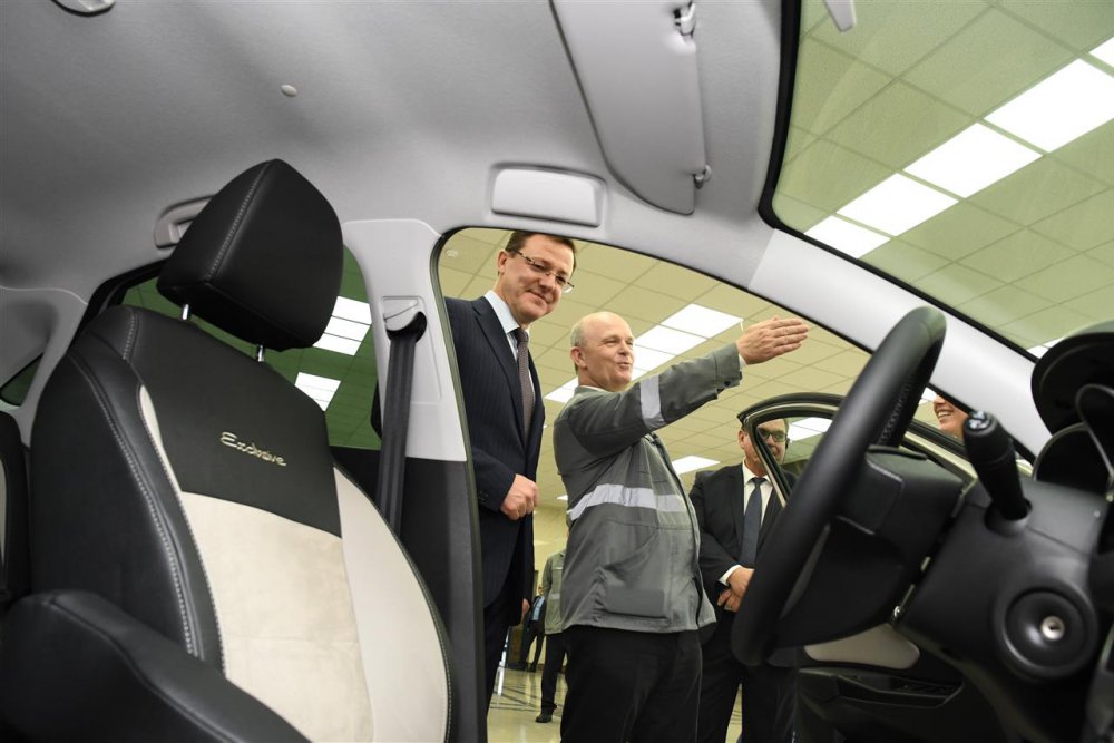 Самарский губернатор станет первым владельцем спортивной Lada Vesta