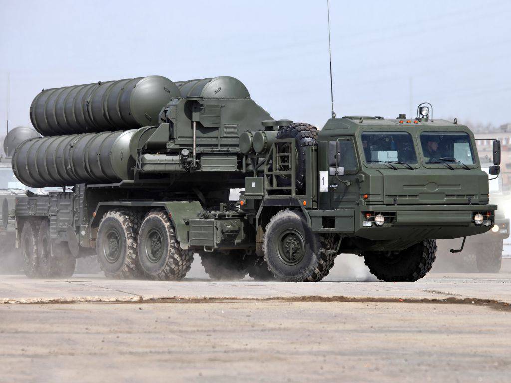 Новая дальнобойная ракета для системы ПВО С-400 поступила на вооружение ВС РФ