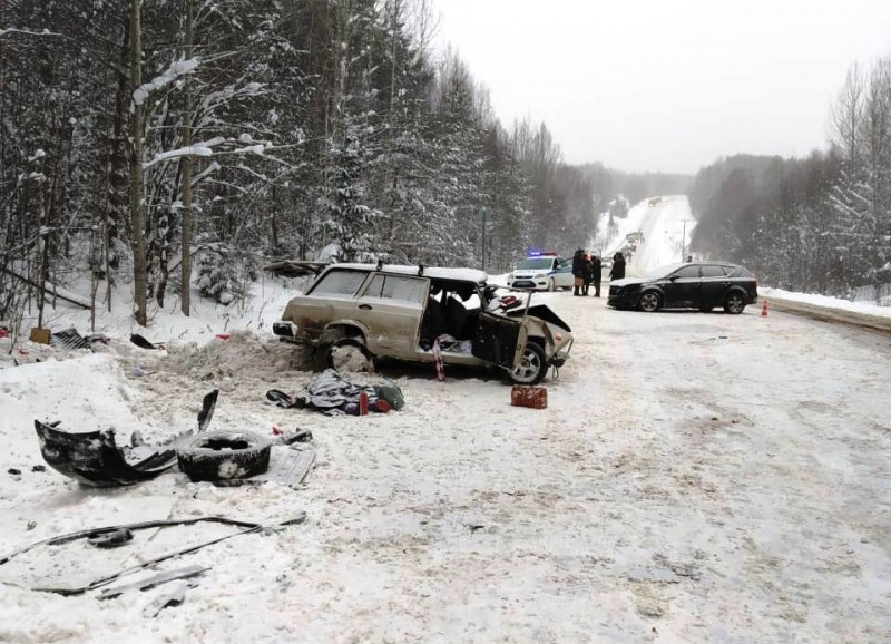 В Кировской области в ДТП погибли два ребенка и водитель