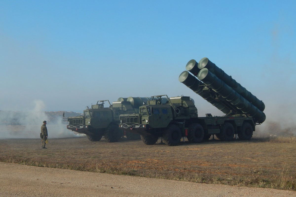 Расчеты С-400 провели в Крыму учения по уничтожению воздушных целей