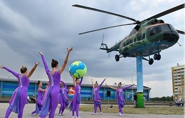 Первый памятник космическим спасателям открыли на Урале