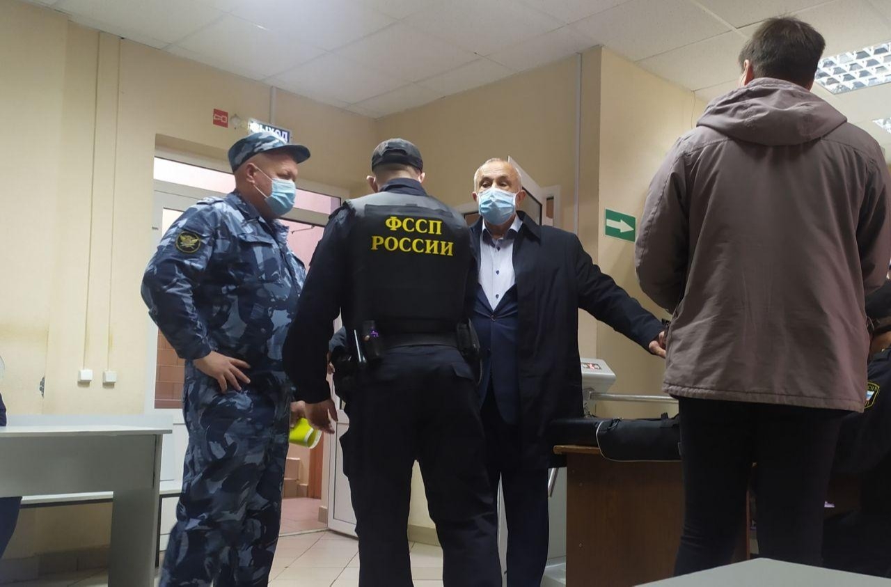 Экс-глава Удмуртии Соловьев приговорен к 10 годам колонии за получение взятки