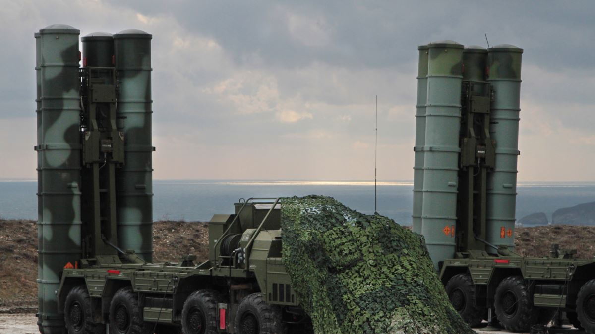 В Крыму прошли учения боевых расчетов С-400 «Триумф»