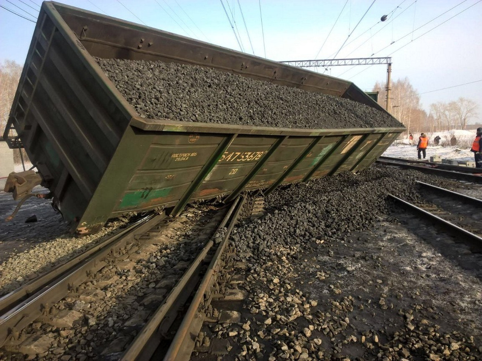 Четыре вагона с углем сошли с рельсов на станции под Самарой