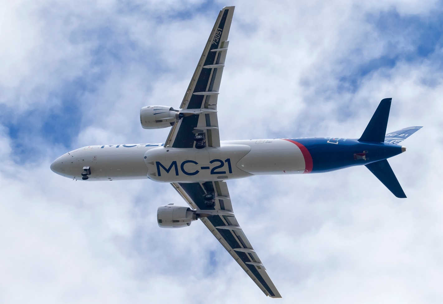Опытный самолет МС-21-300 прибыл в Пермь для летных испытаний