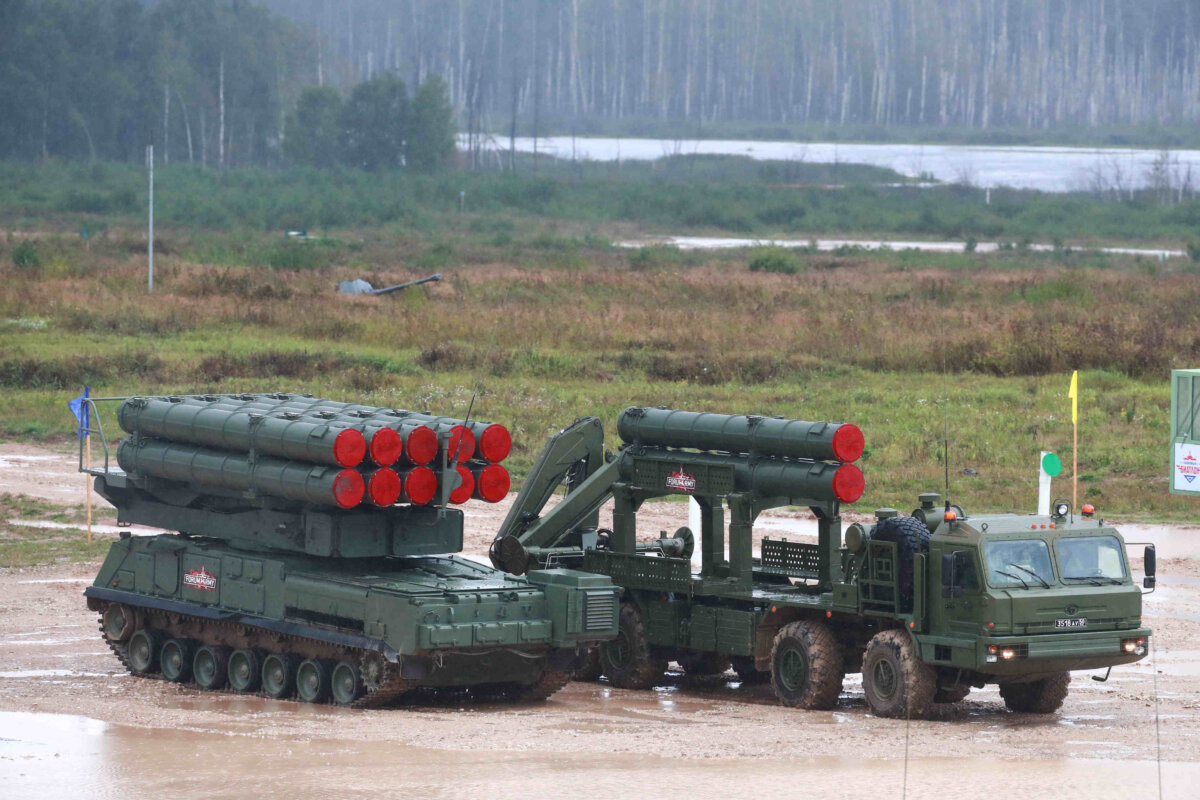 Абсолютную точность показали расчеты ЗРК «Бук-М3» в ходе учений войсковой ПВО под Астраханью