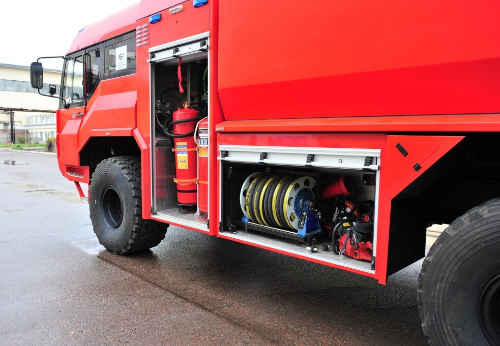Брянский автозавод представил на выставке NAIS новую пожарную машину для аэродромов