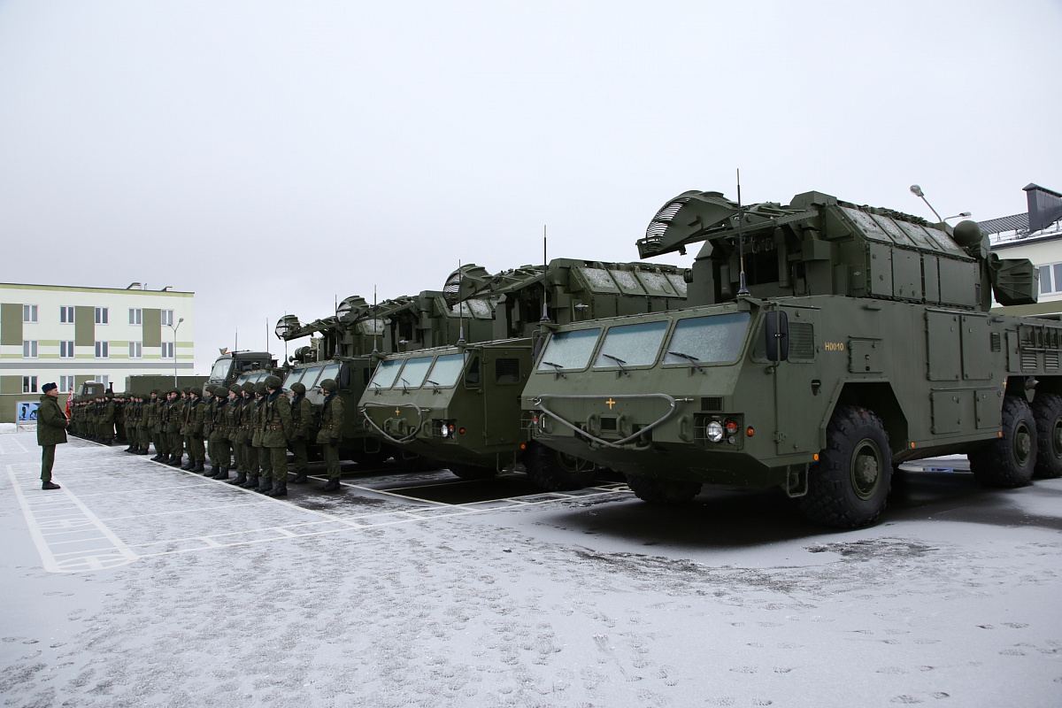 Лукашенко заявил о планах покупки современного российского вооружения