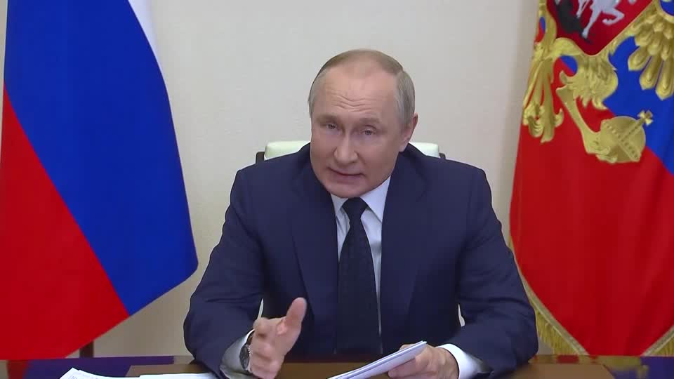 Путин поручил ускорить принятие закона о вовлечении в оборот сельхозземель