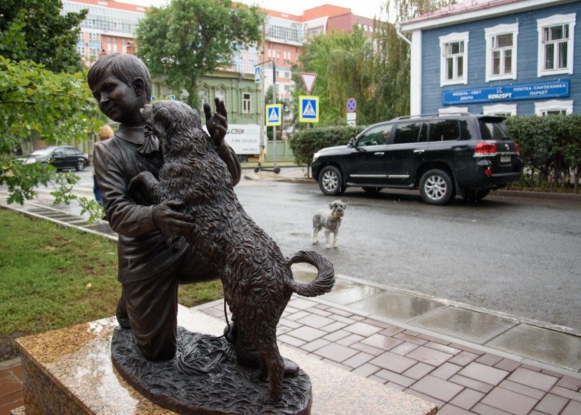 В Самаре открыли скульптуру, изображающую героев повести «Детство Темы»