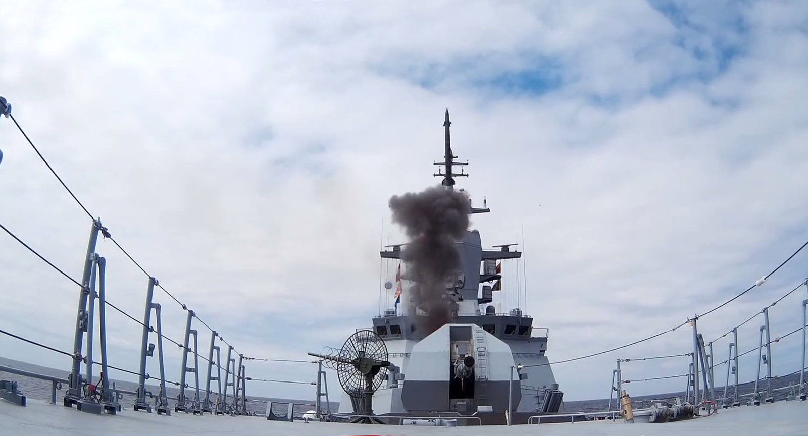 Боевые стрельбы корабельного ЗРК «Полимент-Редут» прошли на Балтийском флоте