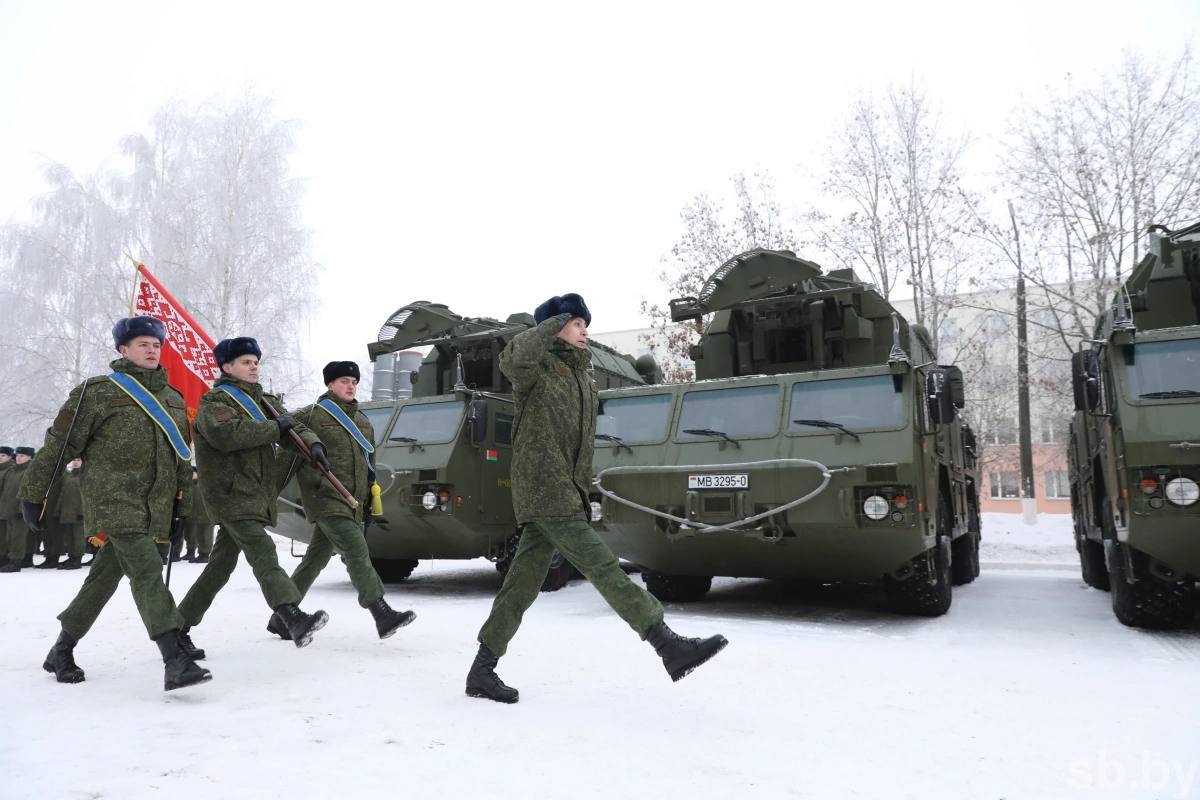 В войсковую зенитную часть Белоруссии поступили новейшие ЗРК «Тор-М2К» из России