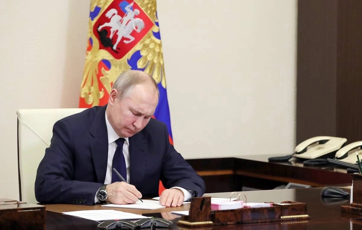Путин подписал закон о мерах соцподдержки в новых субъектах