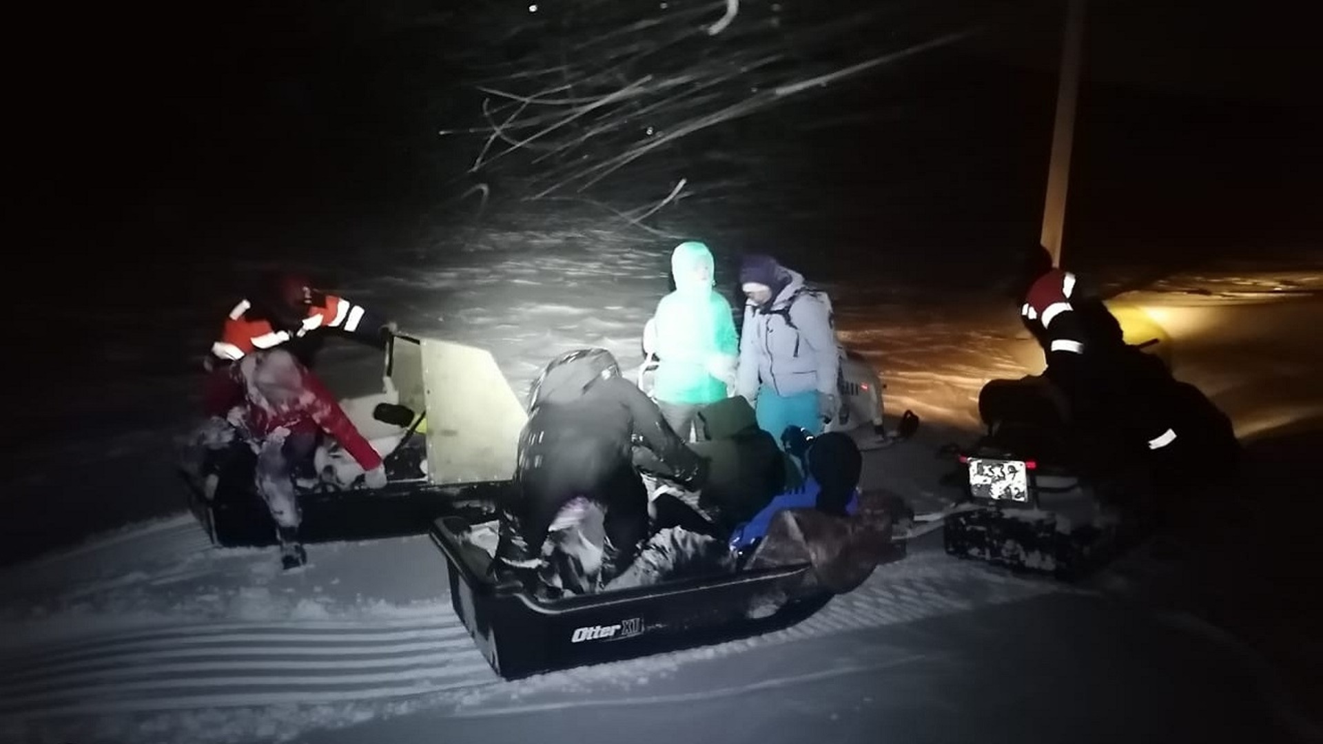 В башкирском Зауралье спасли группу из десяти туристов, застрявшую в снегах