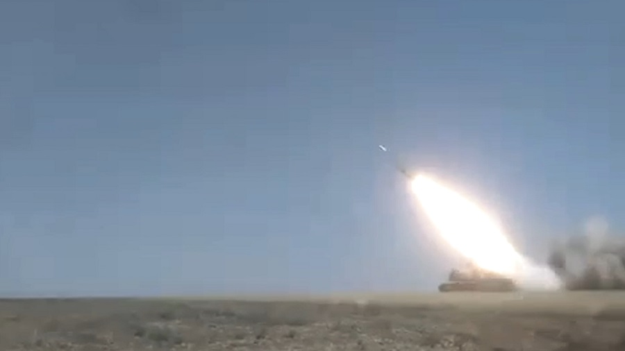 Расчеты ЗРК «Бук-М1» защищают российские войска в зоне СВО от воздушного нападения противника